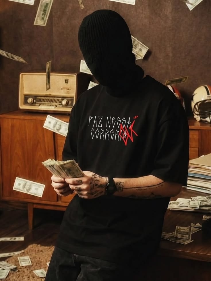 AKINO Dollar Oversized Tee