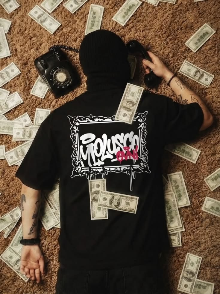AKINO Dollar Oversized Tee